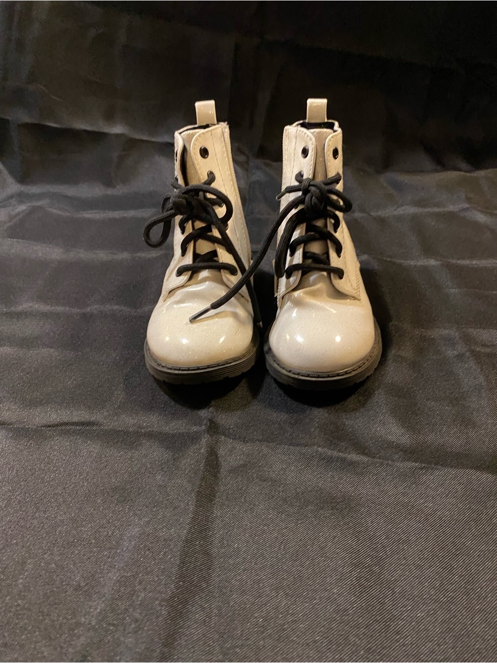🌸 Toddler white sparkle boots